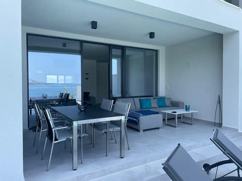 Sitzgruppe Wohnung Terrasse Adrian