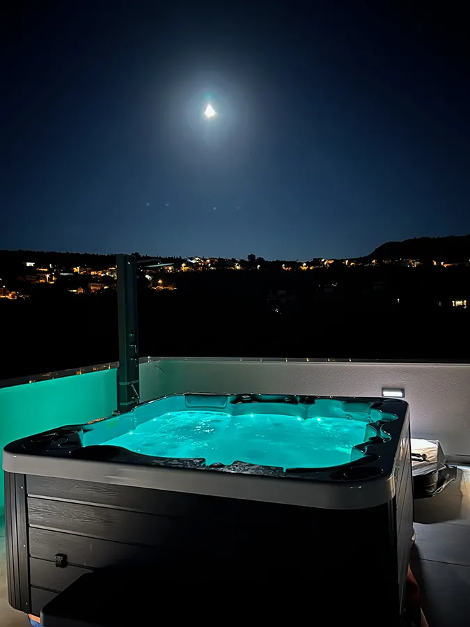 Jacuzzie bei Nacht